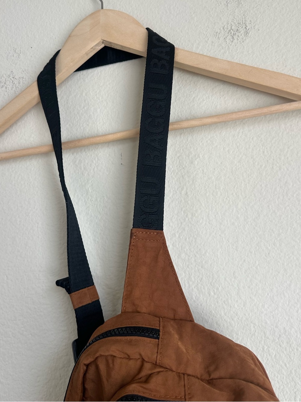 Baggu Brown Nylon Fanny Pack - Picture 10 of 16